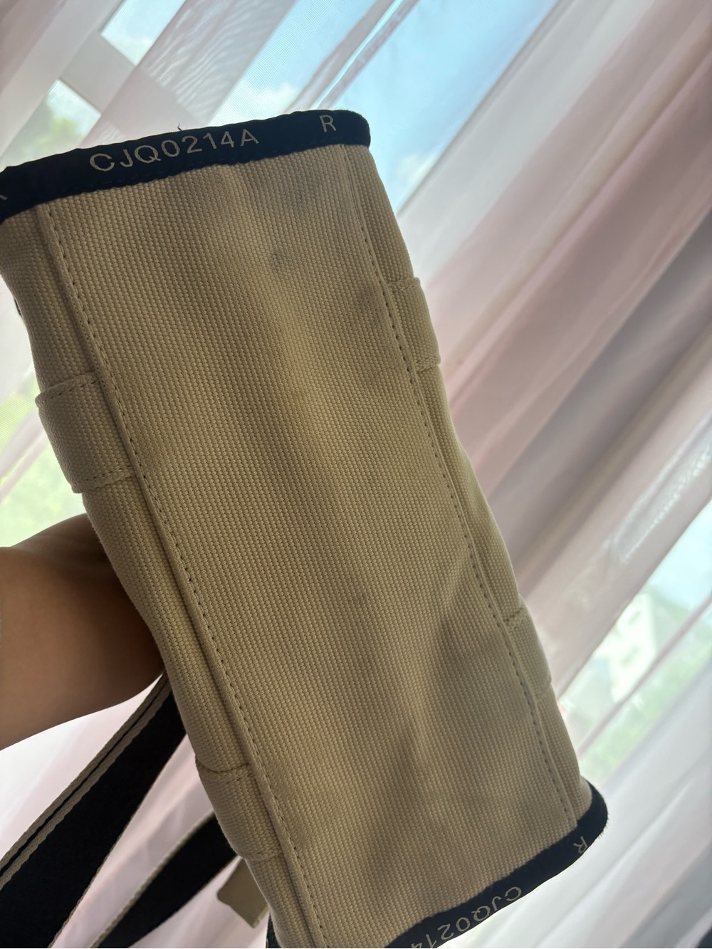 Marc Jacobs Medium Tote Bag in tan & black - Picture 7 of 9